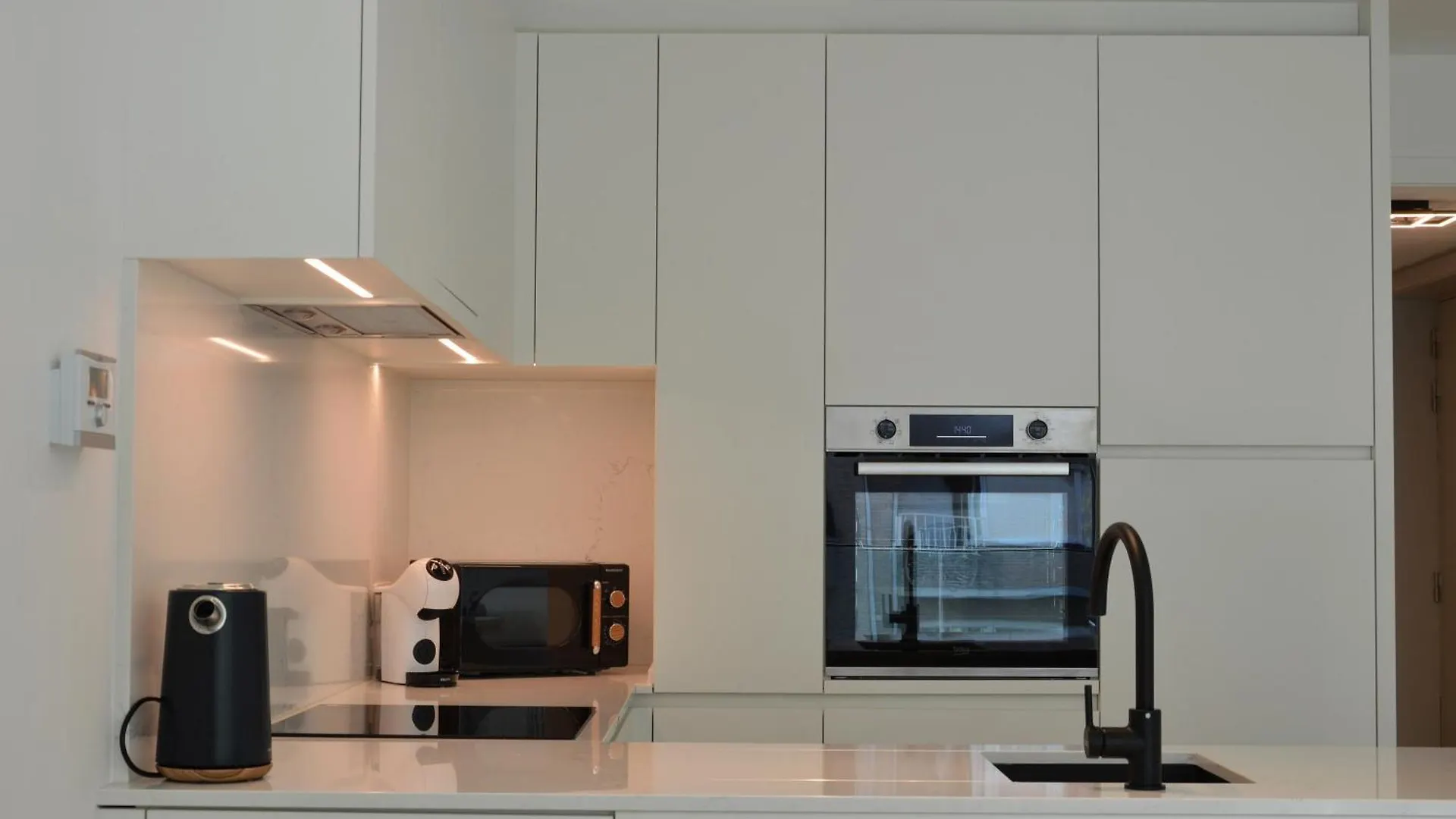 Allure Modern & Zonnig Appartement Met Balkon Middelkerke Belgium