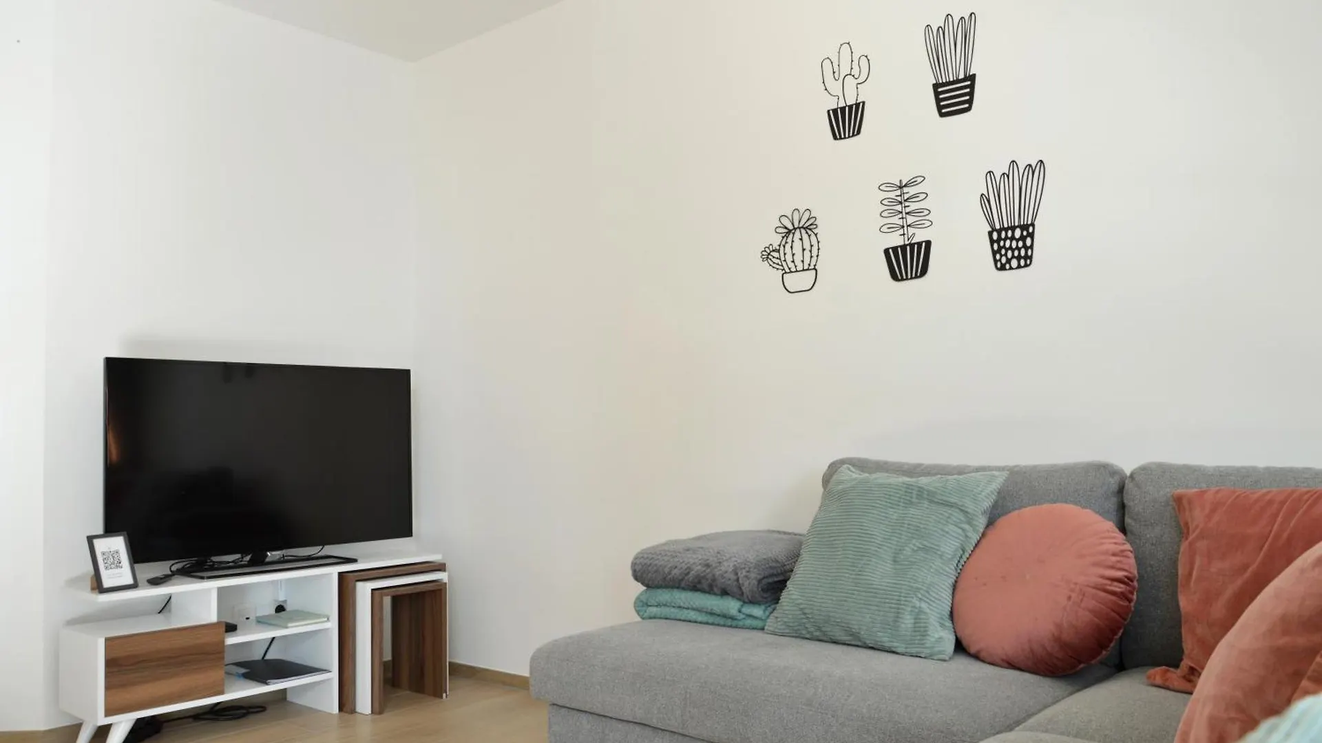 Apartment Allure Modern & Zonnig Appartement Met Balkon Middelkerke Belgium